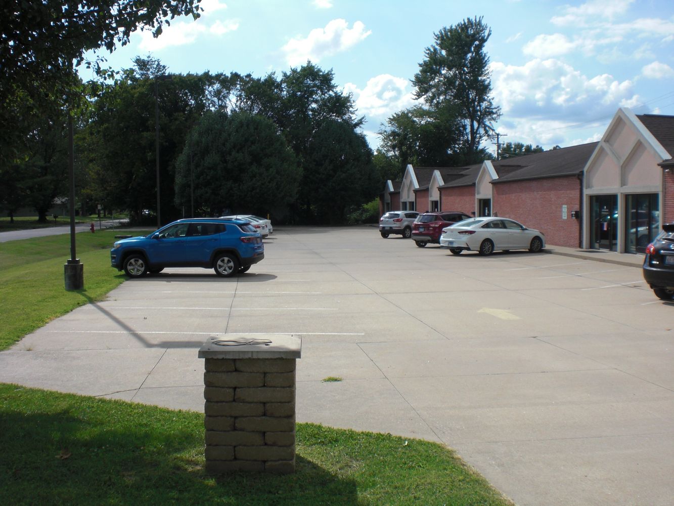 200 N Emerald Ln, Carbondale, IL 62901